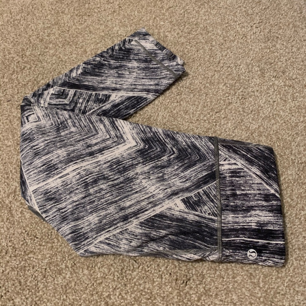 Lululemon Cropped legging Size 6
